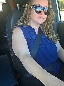 julimonroe online show from November 2025 06:01:02 PM