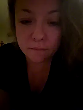 Snapshot of julimonroe chatting on December 2025 07:51:01 AM julimonroe online show from December 2025 07:51:01 AM