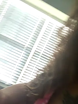 Snapshot of julimonroe chatting on February 2026 03:55:01 PM julimonroe online show from February 2026 03:55:01 PM