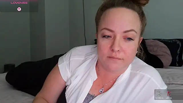 julimonroe online show from March 2026 08:42:02 PM