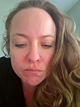 Snapshot of julimonroe chatting on February 2026 11:59:02 PM julimonroe online show from February 2026 11:59:02 PM