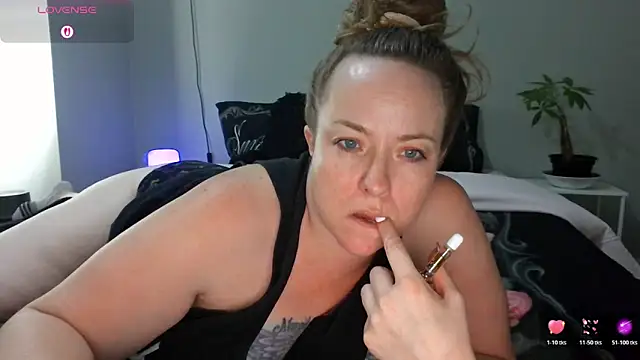 julimonroe online show from March 2026 02:48:01 AM