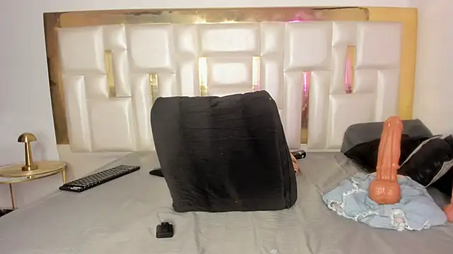 MiaaXXX1 online show from October 2025 02:10:01 AM