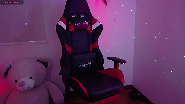 Lia Tinez online show from November 2025 12:00:01 AM