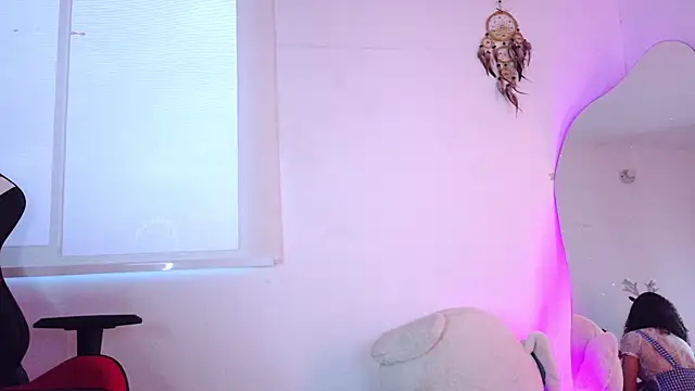 Lia Tinez online show from December 2025 10:43:01 PM