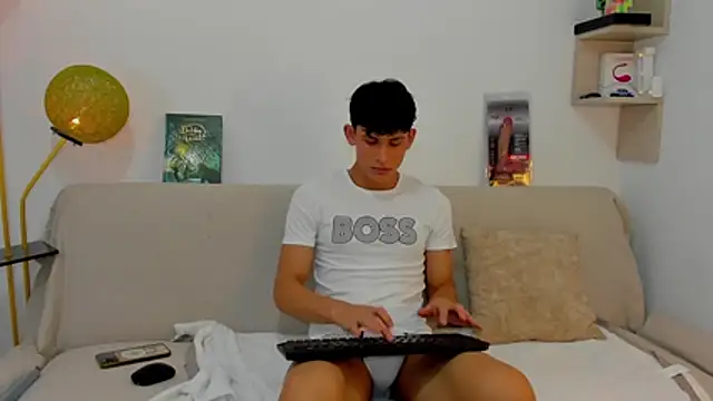 logan thomas online show from October 2025 02:05:01 PM