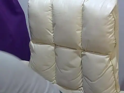    zurIII09  online show from March 2026 08:25:02 AM