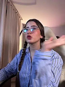 Snapshot of Stormiie777 chatting on February 2026 01:38:01 AM Stormiie777 online show from February 2026 01:38:01 AM