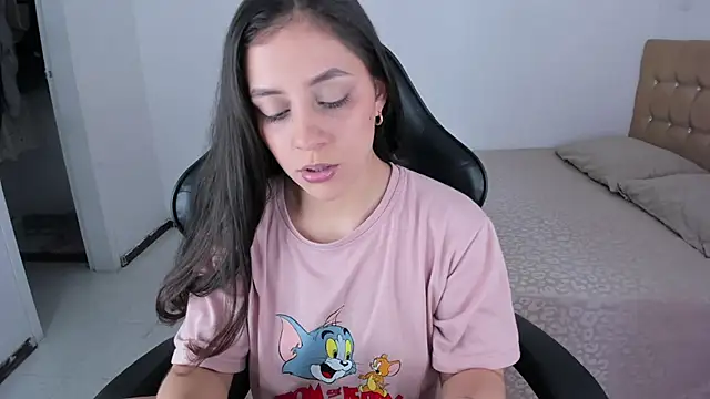 EmmaGrace1999 online show from October 2025 04:49:02 PM