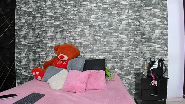 HeidyWillss online show from November 2025 07:28:01 PM