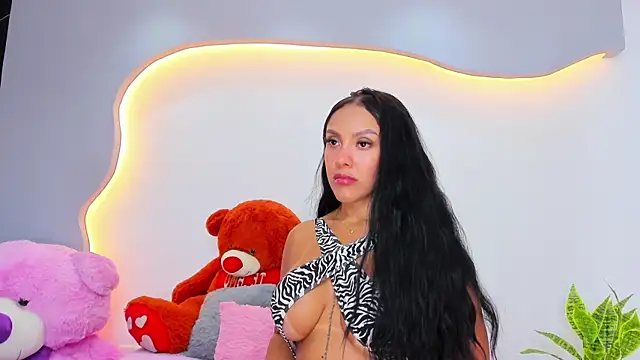 HeidyWillss online show from April 2026 07:37:02 PM