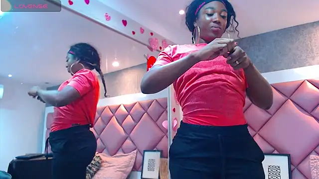 Snapshot of DanielaDuff chatting on November 2025 07:39:01 PM DanielaDuff online show from November 2025 07:39:01 PM