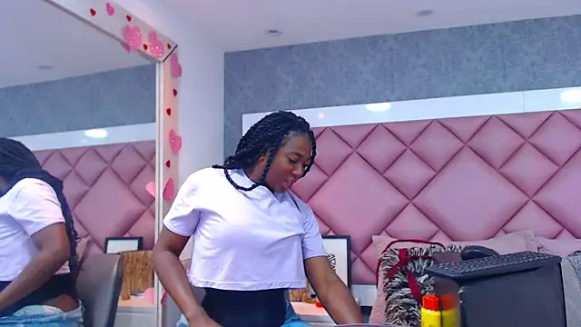 Snapshot of DanielaDuff chatting on February 2026 07:35:02 PM DanielaDuff online show from February 2026 07:35:02 PM