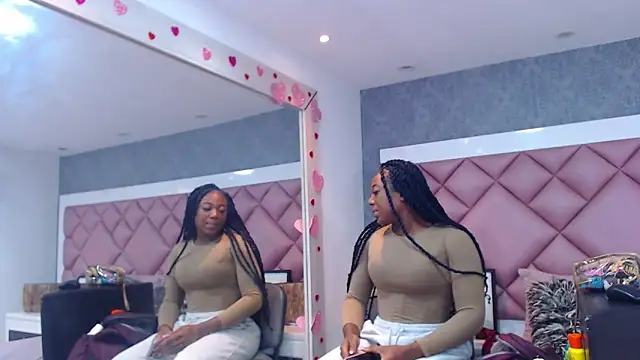 Snapshot of DanielaDuff chatting on February 2026 07:25:01 PM DanielaDuff online show from February 2026 07:25:01 PM