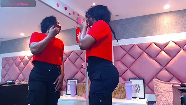 Snapshot of DanielaDuff chatting on November 2025 07:40:02 PM DanielaDuff online show from November 2025 07:40:02 PM