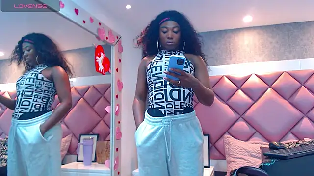 Snapshot of DanielaDuff chatting on November 2025 07:39:01 PM DanielaDuff online show from November 2025 07:39:01 PM