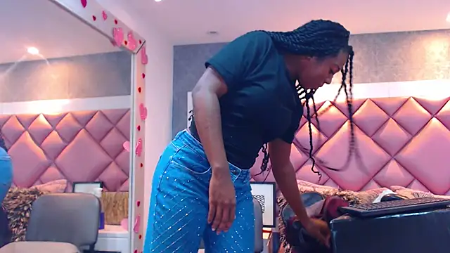 Snapshot of DanielaDuff chatting on February 2026 07:57:02 PM DanielaDuff online show from February 2026 07:57:02 PM