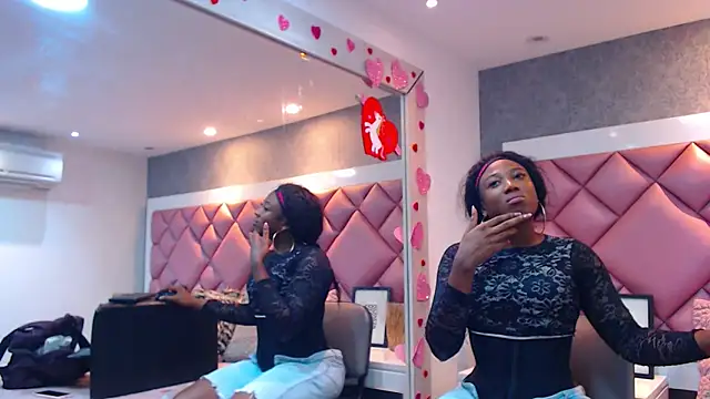 Snapshot of DanielaDuff chatting on November 2025 07:51:02 PM DanielaDuff online show from November 2025 07:51:02 PM