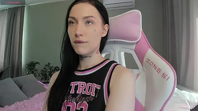 JenniferQueen11 online show from September 2025 07:47:01 AM