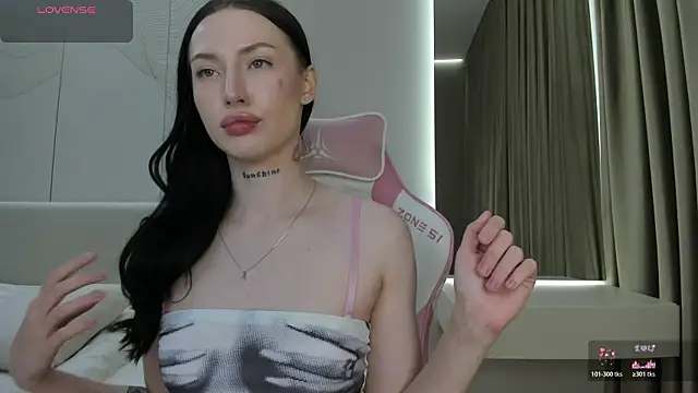 JenniferQueen11 online show from May 2026 02:47:01 PM