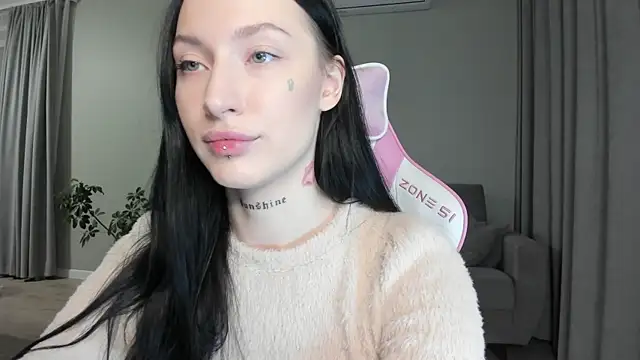 JenniferQueen11 online show from October 2025 12:07:01 PM