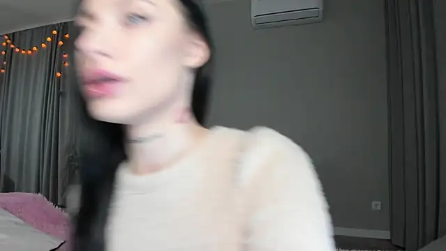 Snapshot of JenniferQueen11 chatting on October 2025 01:10:02 PM JenniferQueen11 online show from October 2025 01:10:02 PM