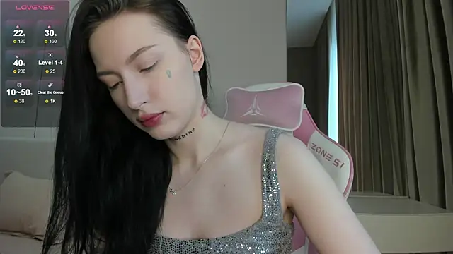 JenniferQueen11 online show from May 2026 10:32:01 AM