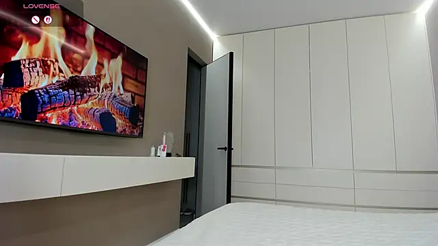 JenniferQueen11 online show from April 2026 09:23:01 AM