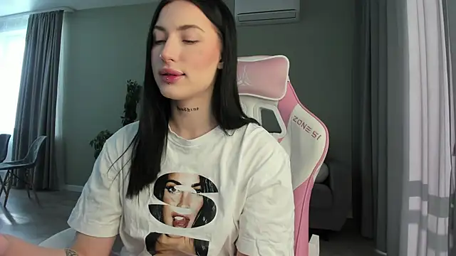 JenniferQueen11 online show from February 2025 08:22:02 AM