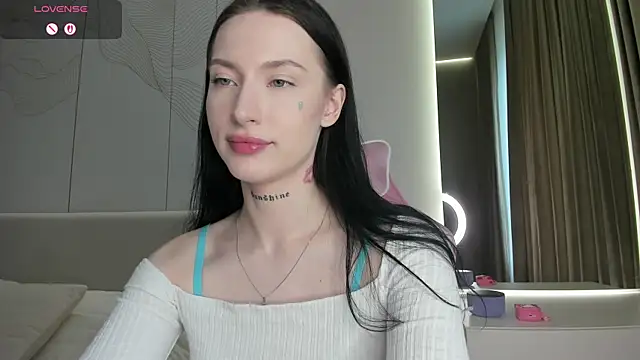 JenniferQueen11 online show from May 2026 08:28:02 AM
