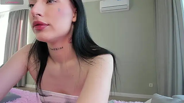 JenniferQueen11 online show from September 2025 02:18:02 AM