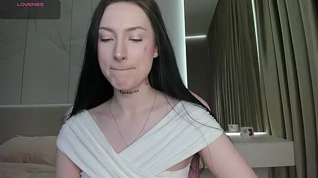JenniferQueen11 online show from June 2026 07:29:01 PM
