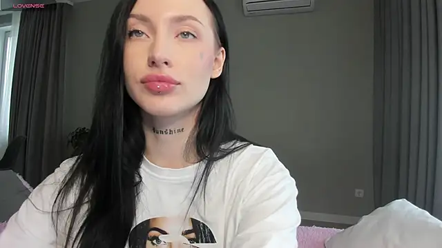 JenniferQueen11 online show from September 2025 10:00:02 AM