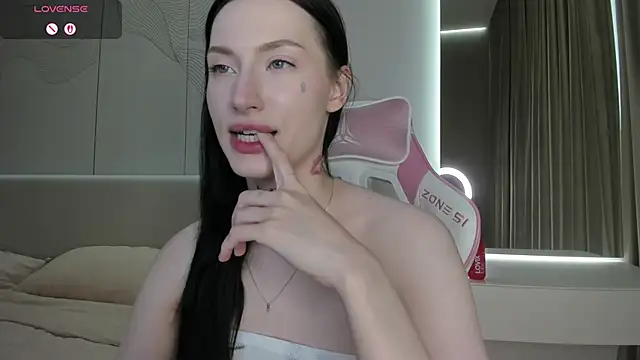 Snapshot of JenniferQueen11 chatting on June 2026 06:13:02 PM JenniferQueen11 online show from June 2026 06:13:02 PM