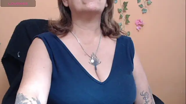 Snapshot of Hellensextits chatting on March 2025 09:18:02 PM Hellensextits online show from March 2025 09:18:02 PM