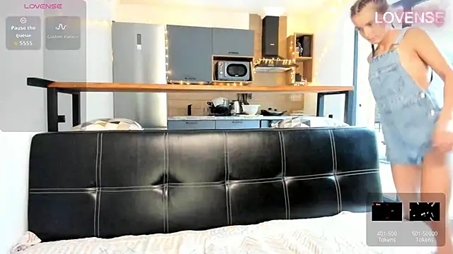 ElizSweet online show from January 2026 07:01:01 AM