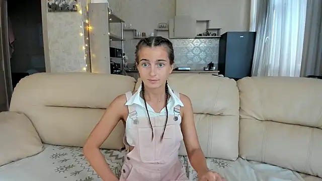 ElizSweet online show from September 2025 03:00:02 PM
