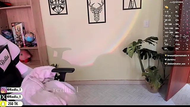 Redlu 1 online show from February 2025 02:44:01 PM