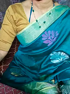 Snapshot of XBHUUME chatting on January 2025 05:24:02 PM XBHUUME online show from January 2025 05:24:02 PM