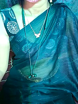 Snapshot of XBHUUME chatting on January 2025 05:42:02 PM XBHUUME online show from January 2025 05:42:02 PM