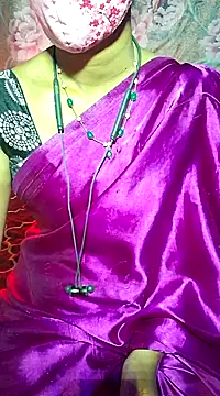 Snapshot of XBHUUME chatting on January 2025 05:06:01 PM XBHUUME online show from January 2025 05:06:01 PM