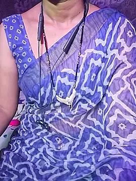 Snapshot of XBHUUME chatting on October 2025 05:13:02 PM XBHUUME online show from October 2025 05:13:02 PM