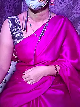 Snapshot of XBHUUME chatting on October 2025 05:02:02 PM XBHUUME online show from October 2025 05:02:02 PM