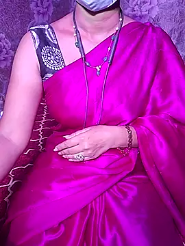 Snapshot of XBHUUME chatting on October 2025 04:25:02 PM XBHUUME online show from October 2025 04:25:02 PM