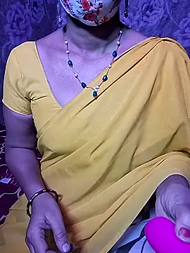 Snapshot of XBHUUME chatting on February 2025 05:19:02 PM XBHUUME online show from February 2025 05:19:02 PM