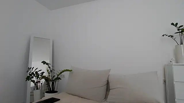 Fallinlove1 online show from March 2026 09:22:02 AM