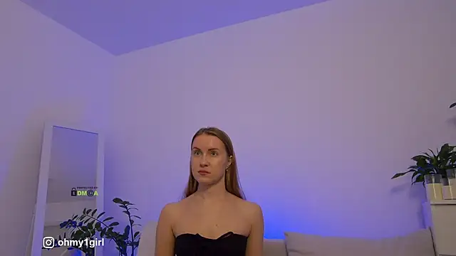 Fallinlove1 online show from November 2025 12:37:01 PM