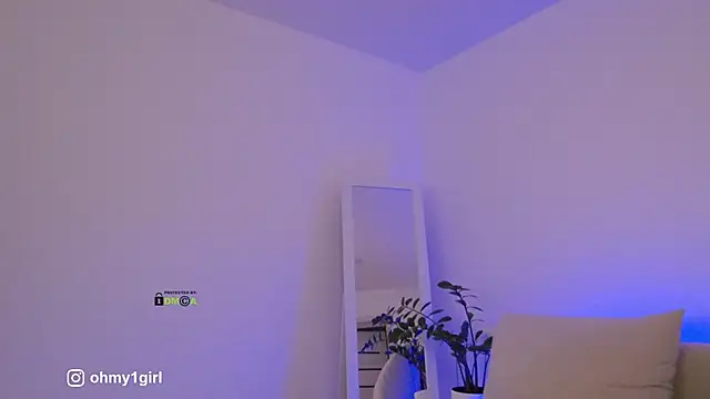 Fallinlove1 online show from November 2025 09:46:01 PM