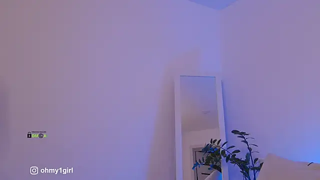 Fallinlove1 online show from November 2025 02:45:02 PM