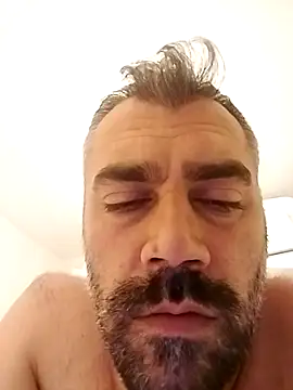 Snapshot of kevgir08 chatting on July 2026 06:33:01 PM kevgir08 online show from July 2026 06:33:01 PM